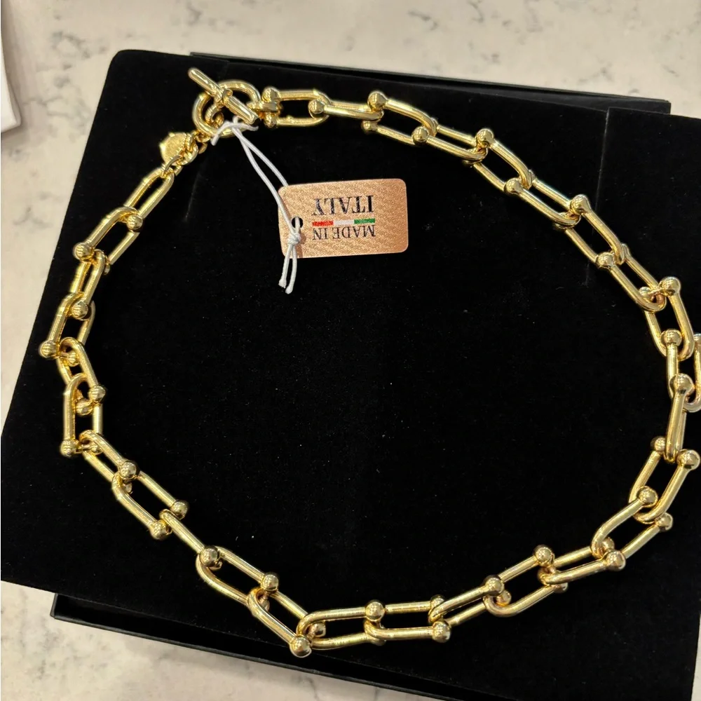 Elegant Gold Chain Necklace - Picture 3 of 7